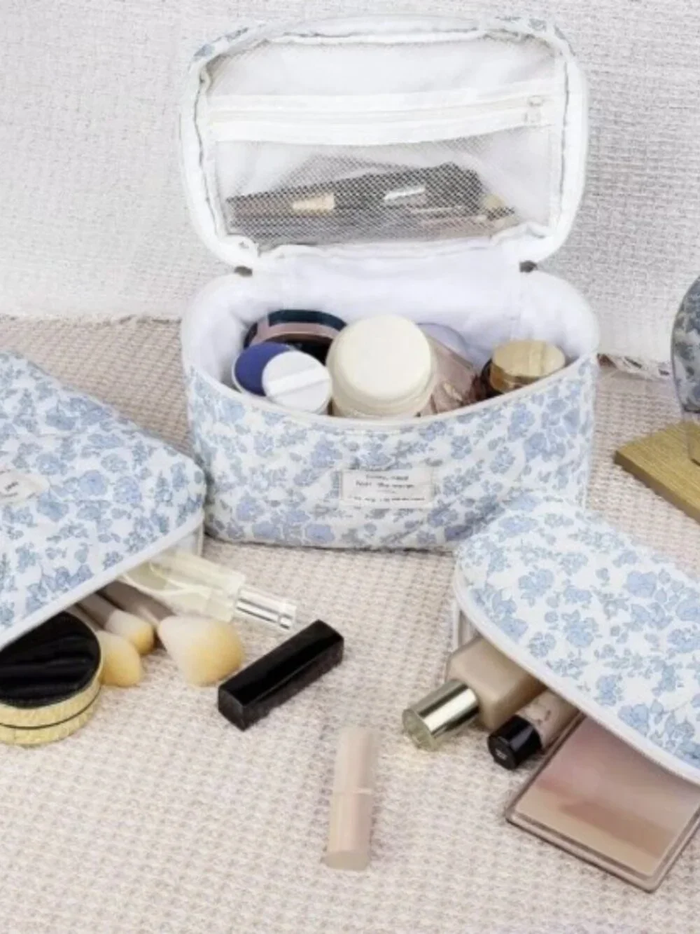New in Bag, Senbowe foral quilted 3 piece makeup bag set